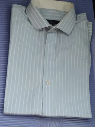 Camisa de vestir a rayas para niño