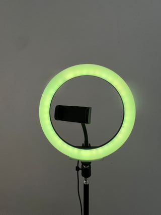 Aro de luz LED 26cm con trípode regulable 160 cm.