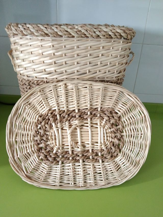 Cesto de mimbre ovalado