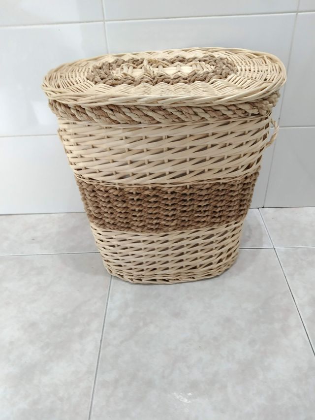Cesto de mimbre ovalado