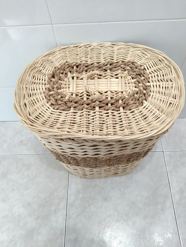 Cesto de mimbre ovalado