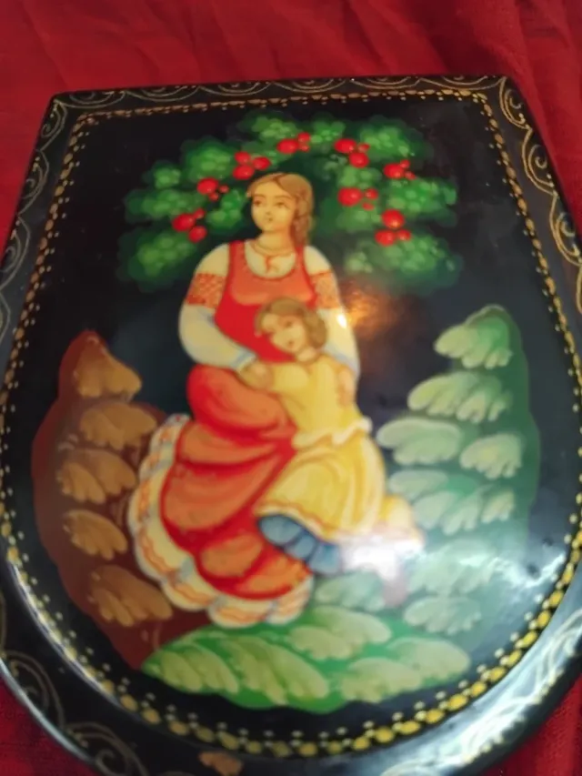 VECCHIA SCATOLA COLLEZIONE RUSSA