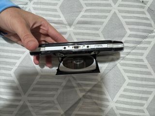 PSP Sony (sin la batería) + 6 juegos + cargador