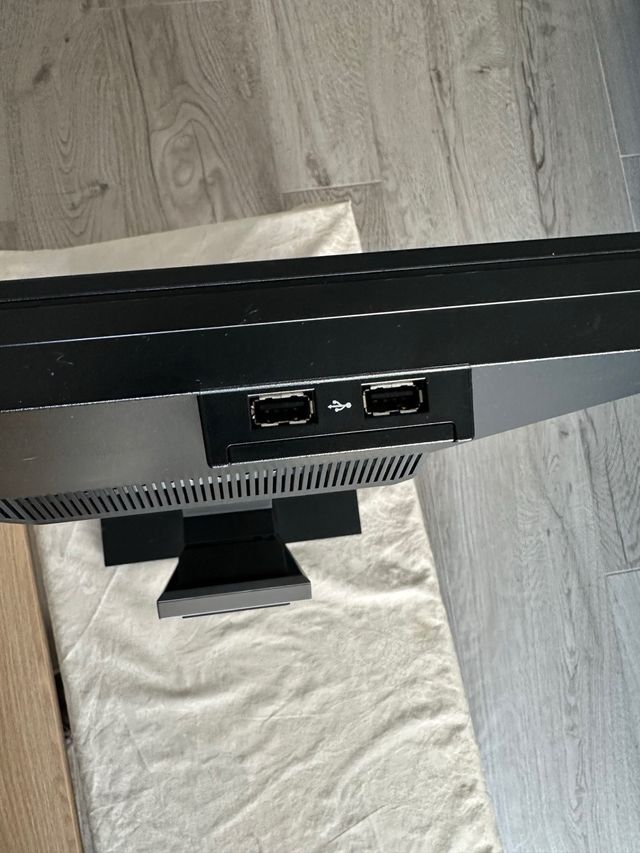 Monitor Dell P2210 (SE REGALA SI COMPRAS EL 32")