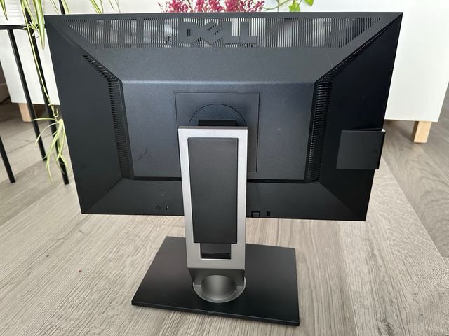 Monitor Dell P2210 (SE REGALA SI COMPRAS EL 32")