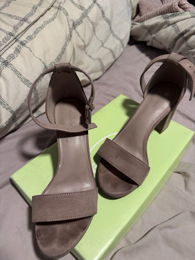 Sandalias de verano beige