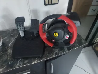 Volante Ferrari PC con Pedales