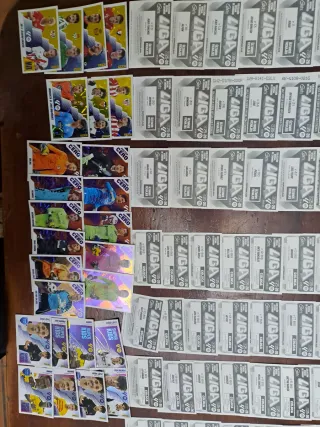 Lote cromos Liga Este 25/26 (325 sin repetir)