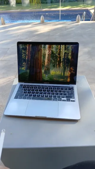 MacBook Pro 2020 Plata
