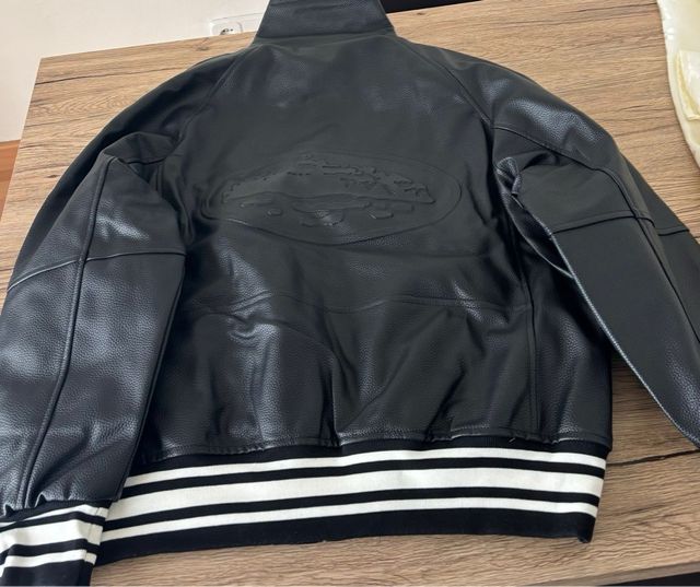 Chaqueta Corteiz Negra Talla S