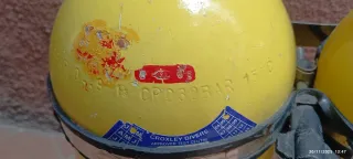 Coppia bombole subacquea con rubinetti