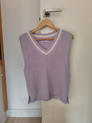 Chaleco punto lila cuello pico