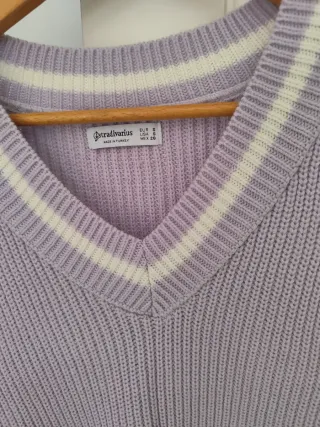 Chaleco punto lila cuello pico