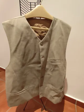 Americana y chaleco beige