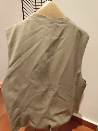 Americana y chaleco beige