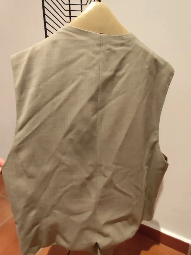 Americana y chaleco beige