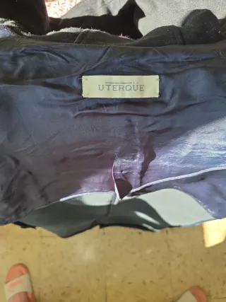 Abrigo Uterqüe Negro con Capucha