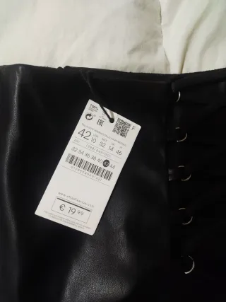 Falda pantalón efecto piel negra