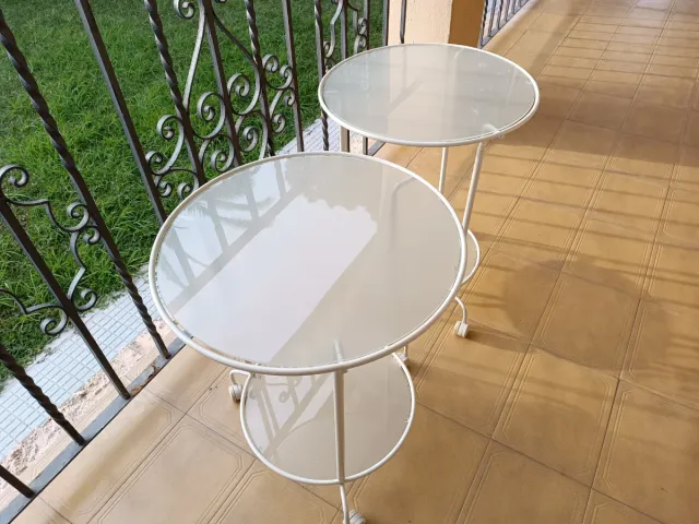 Mesas auxiliares cristal y metal