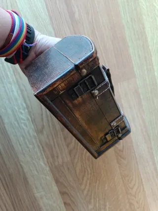 Baúl decorativo madera y metal