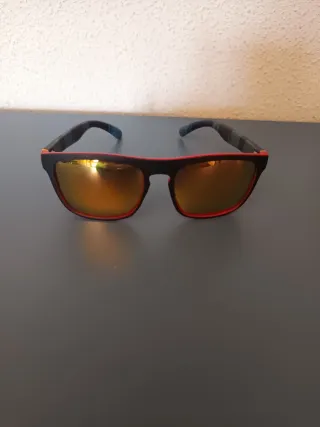 Gafas de sol Shimano negras y rojas