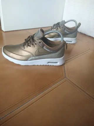 Nike Air Max Doradas