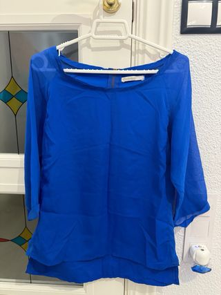 Lote: Blusa negra y blusa azul talla S