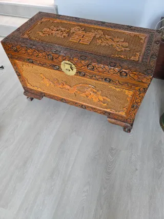 Arcón chino tallado con doble felicidad