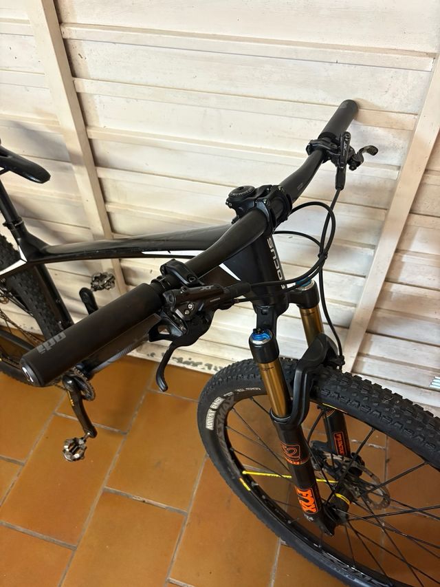 Bicicleta Focus Raven Carbono talla S 27,5