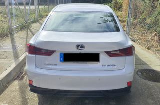 LEXUS IS300h - 2015