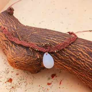 Choker gargantilla en macrame con cuarzo