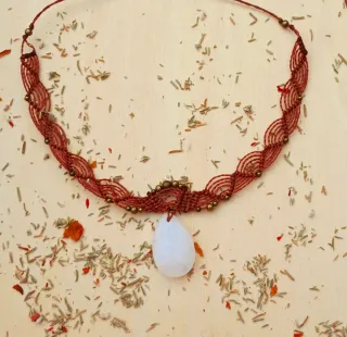 Choker gargantilla en macrame con cuarzo