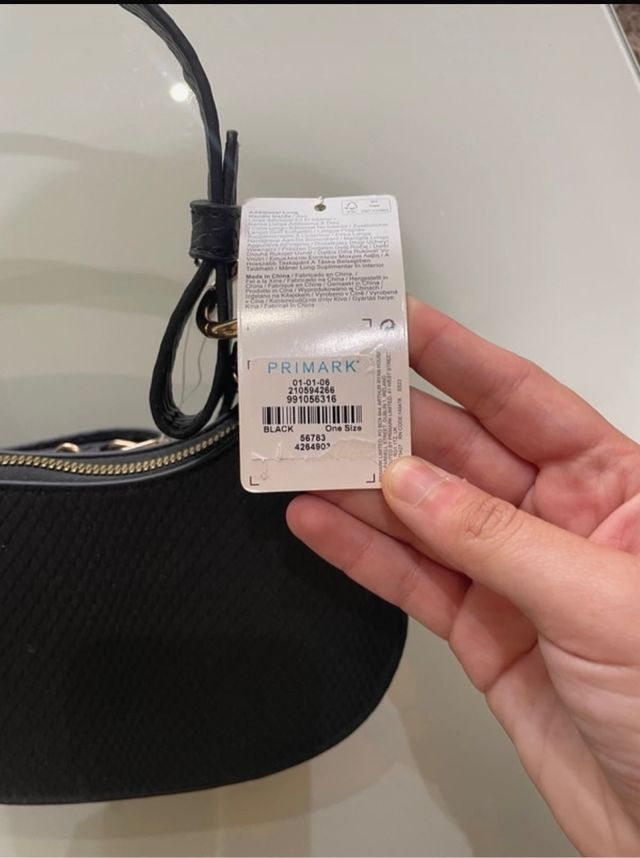 Bolso negro efecto piel