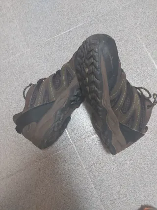 Botas de trekking talla 42/43 y Bambas