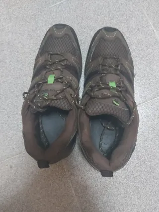 Botas de trekking talla 42/43 y Bambas