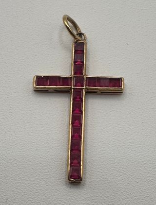 Colgante Cruz Oro 18k con piedras rojas