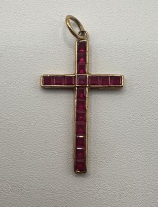 Colgante Cruz Oro 18k con piedras rojas