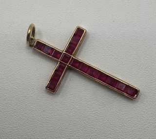 Colgante Cruz Oro 18k con piedras rojas