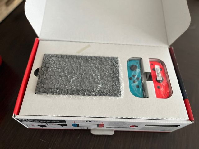 Nintendo Switch + Funda + Mario Kart 8 Deluxe