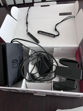 Nintendo Switch + Funda + Mario Kart 8 Deluxe