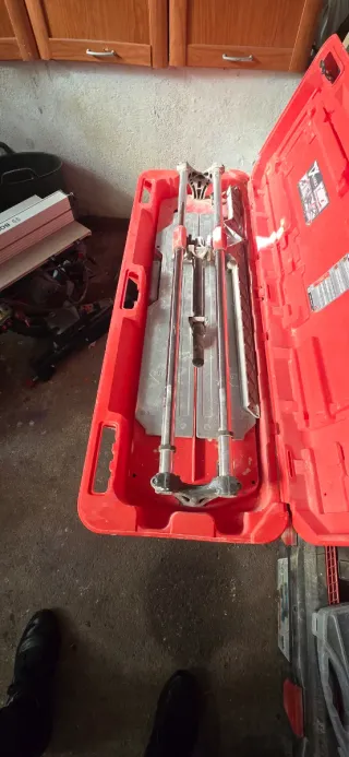 Cortadora de azulejo Rubi