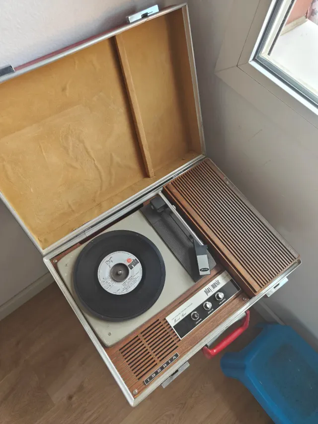 Tocadiscos IBERIA Maleta Vintage