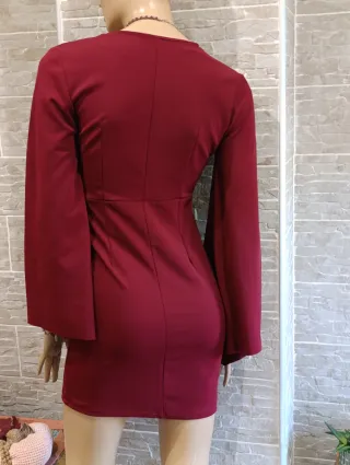 Vestido Burdeos Mangas Acampanadas