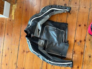 Chaqueta Alpinestars Negra y Blanca. Talla 50