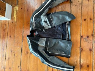 Chaqueta Alpinestars Negra y Blanca. Talla 50