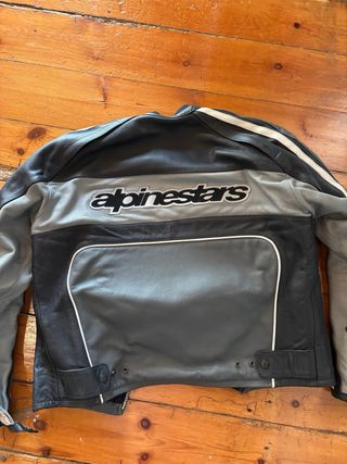 Chaqueta Alpinestars Negra y Blanca. Talla 50
