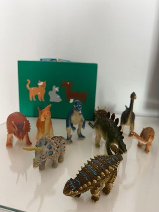 Lote libro ¡Así suenan! Dinosaurios y figuras