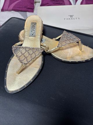 Sandalias doradas talla 41