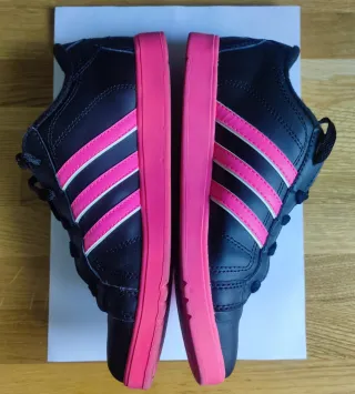 Zapatillas Adidas Neo Negras y Rosas