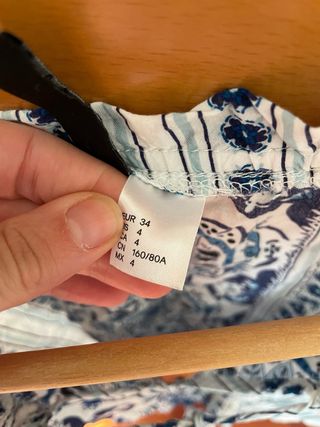 Blusa H&M Estampada Azul y Blanca